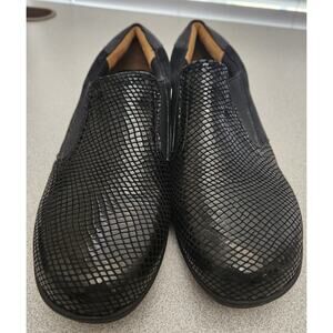 Walking Cradles Cormick Black Slip On Loafer Snake Skin Print  Shoe 8.5 NWOTS